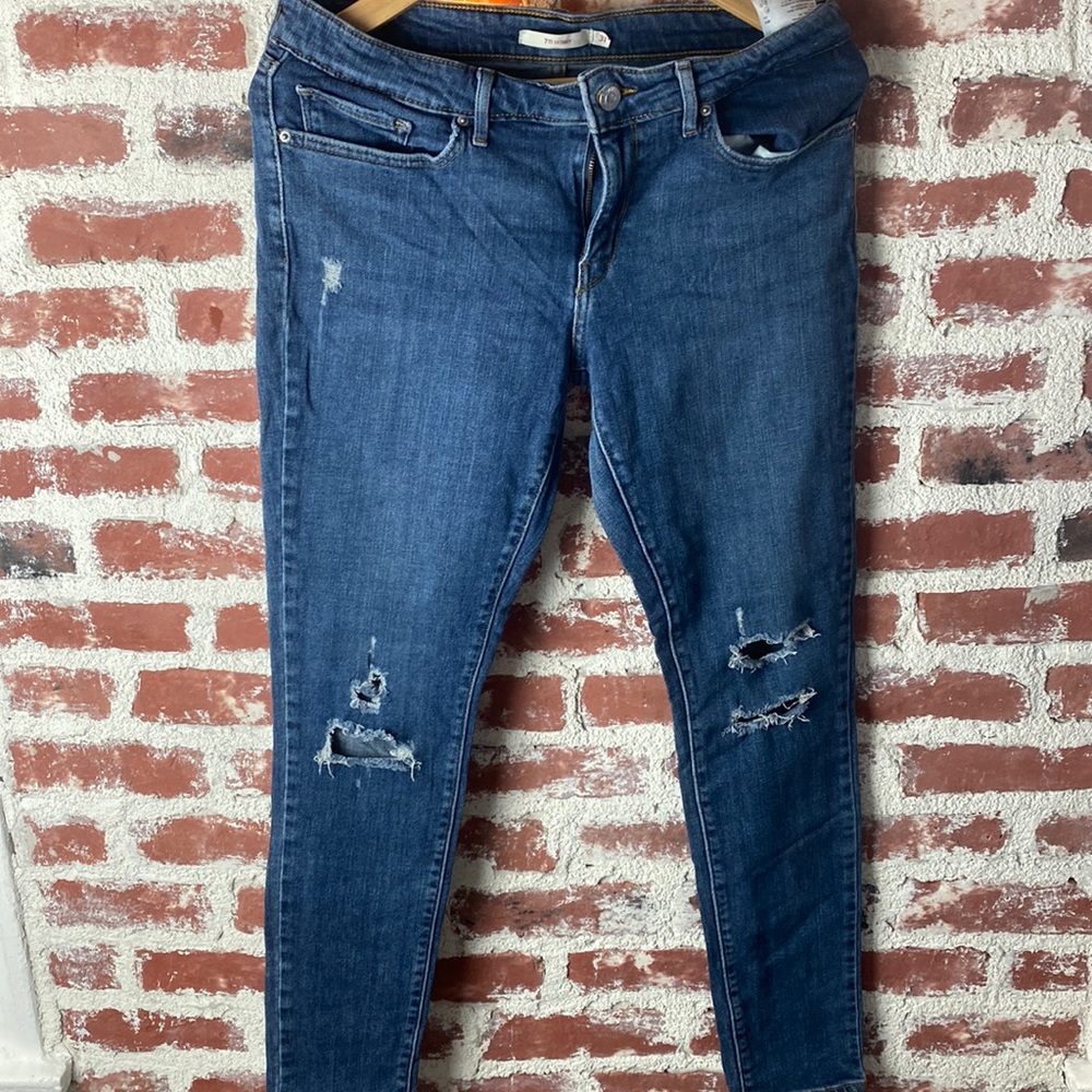 Levis 711 SKINNY WOMEN'S JEANS. Size:31